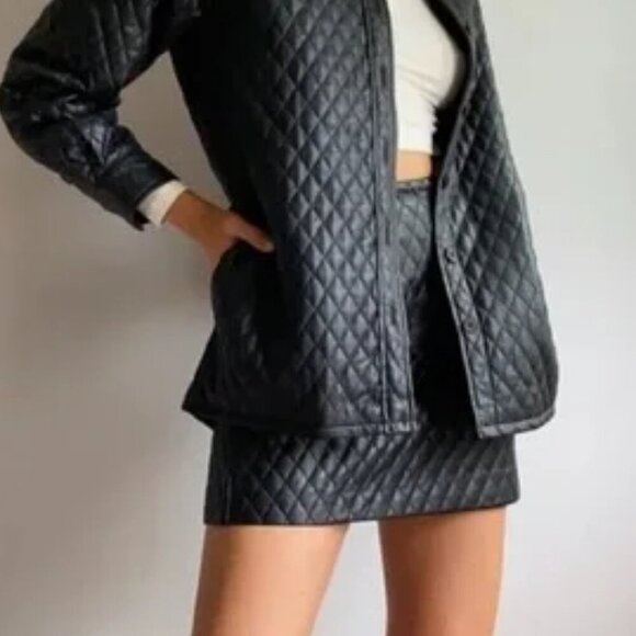 Aritzia Sunday Best Flynn Quilted Faux Leather Mini Skirt Black Size 4 - Picture 2 of 10